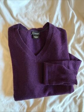C by Bloomingdale’s Cashmere V-Neck Sweater